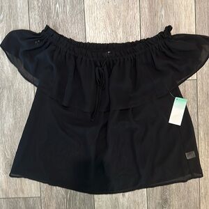 Black Off the shoulder top